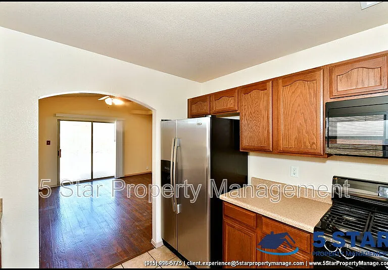 11613 Ochre Bluff Ln — Photo 17