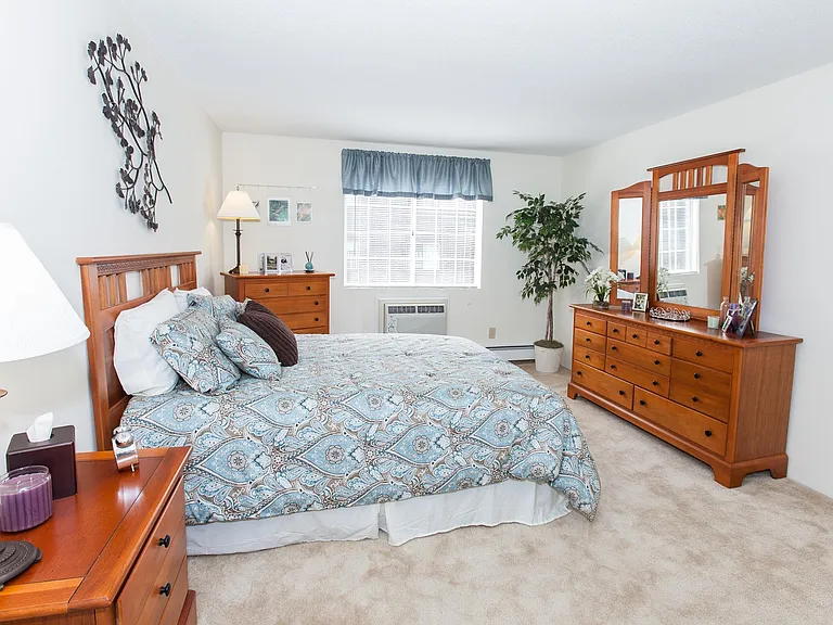 21 W River Dr — Photo 6