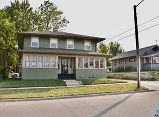 915 W 15th St, Sioux Falls, SD 57104