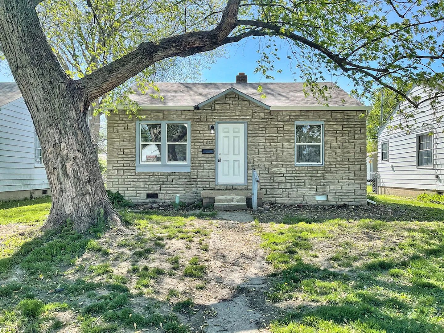 Recently renovated 3 Bed 2 Bath Home located in Center Township! — Photo 2
