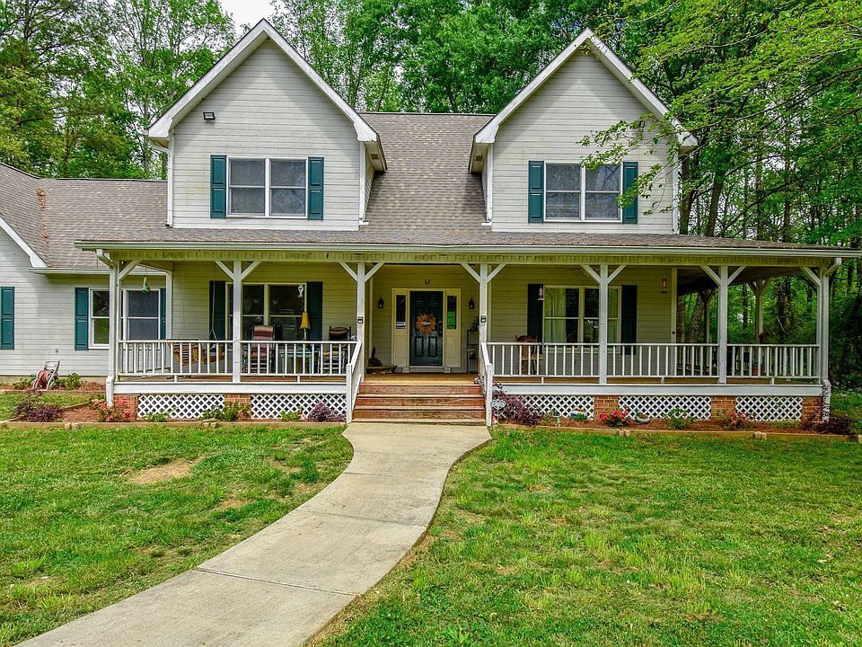 1st image of 2616 Oakwoods Ln