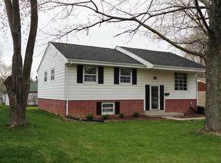 N92W17075 Forest Dr, Menomonee Falls, WI 53051