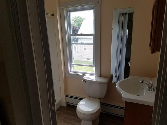 4th image of 132 Clinton Avenue