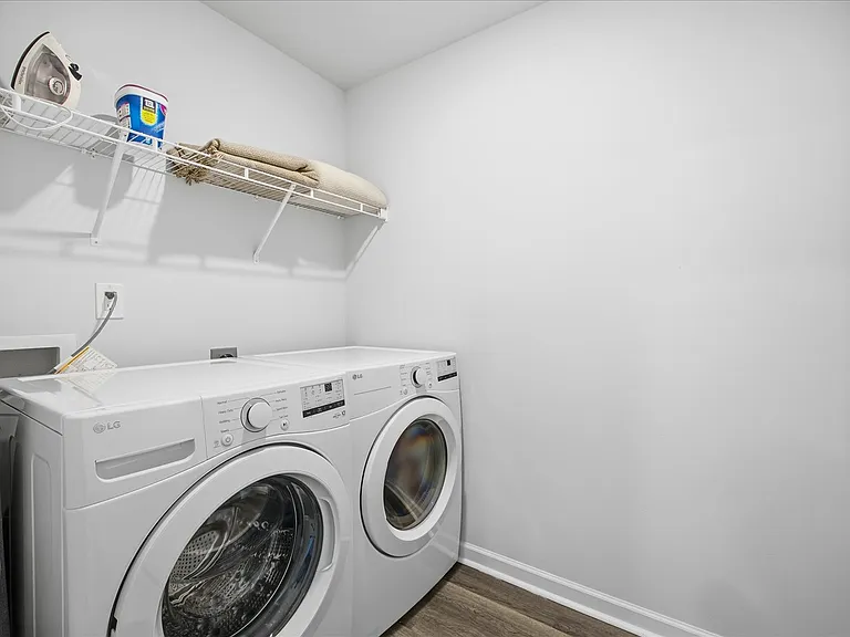 234 N Farmhouse Dr — Photo 35