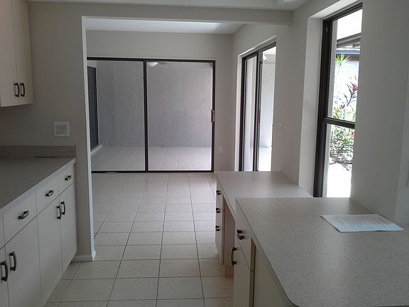 kitchen to fam room