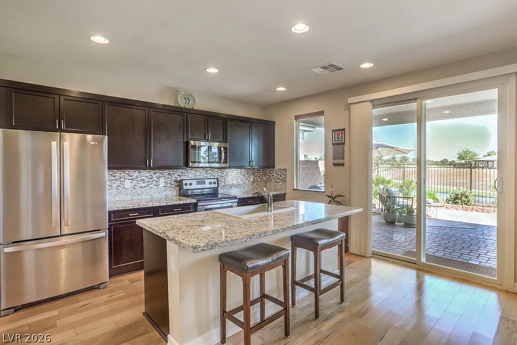 2 bed, 2.0 bath, 1470 sqft, $2,000 — Photo 4