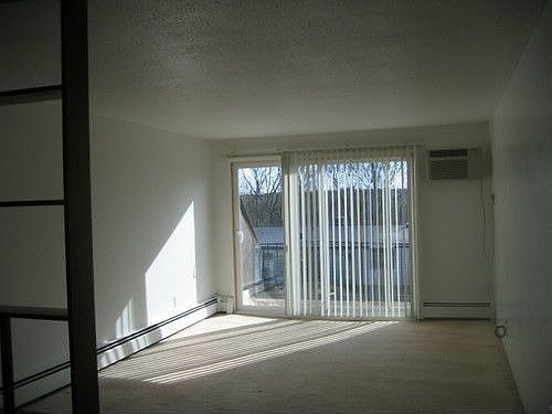 4th image of 2 Pembroke Dr Unit 20