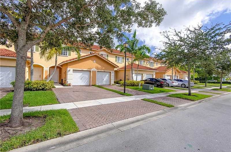 1st image of 8863 N Isles Cir #0