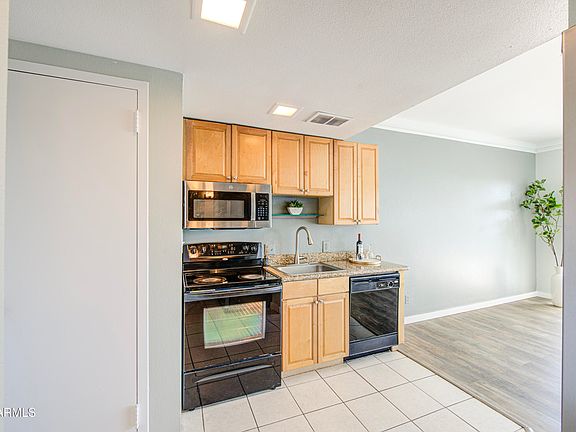 4th image of 4750 N CENTRAL Avenue #H4