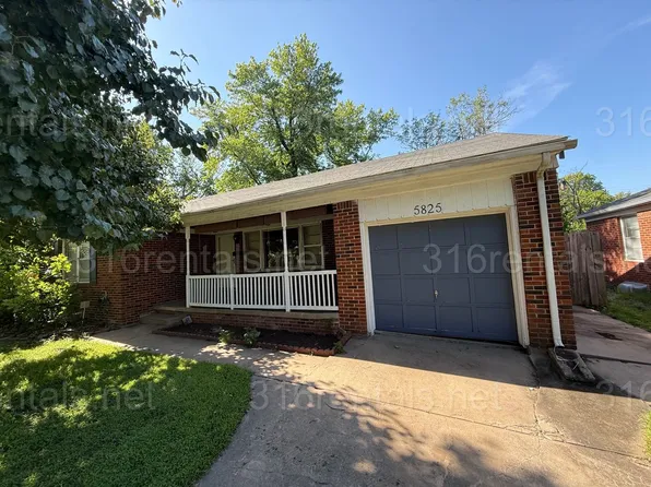5825 E Oakwood Dr, Wichita, KS 67208