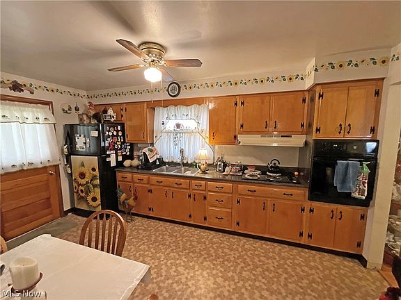 4th image of 413 Mineral Ave