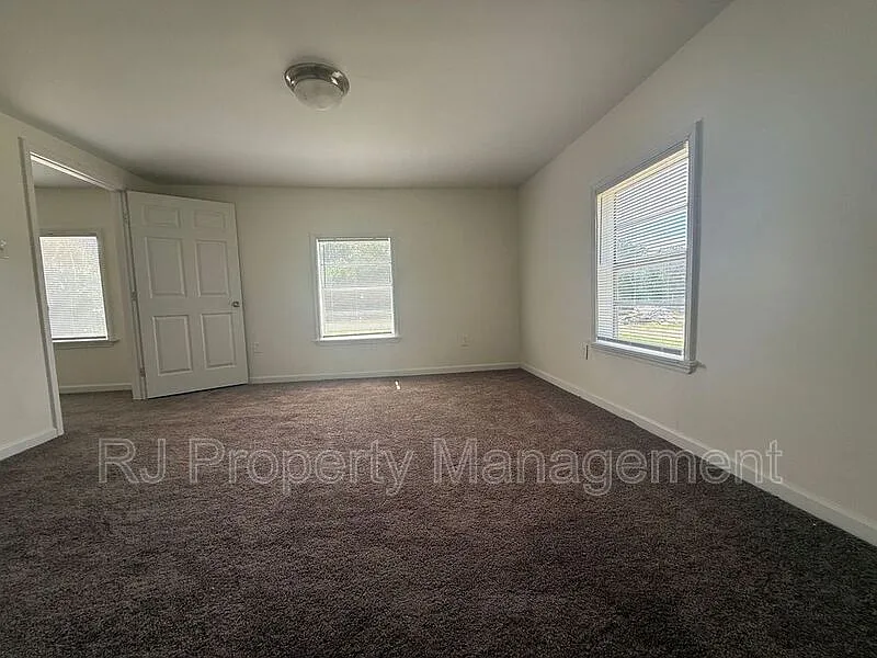 2 bed, 1.0 bath, 882 sqft, $995 — Photo 4
