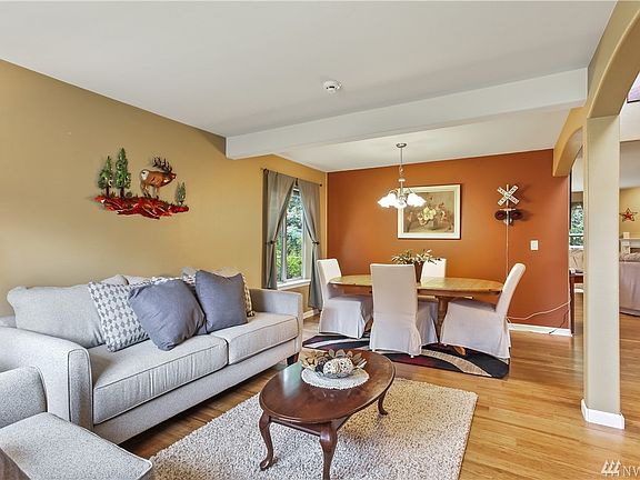 4th image of 19909 207th Street Ct E