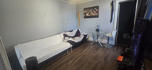 150 W Douglass St #2R Photo 1