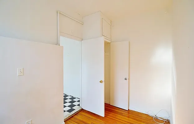 Rented by Julianna Realty Corp | media 13