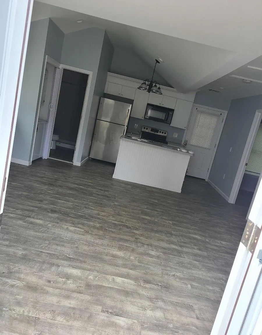 2 bed, 900 sqft, $2,500 — Photo 2