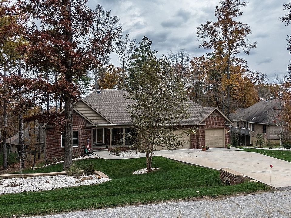 1st image of 60 Wexford Ln
