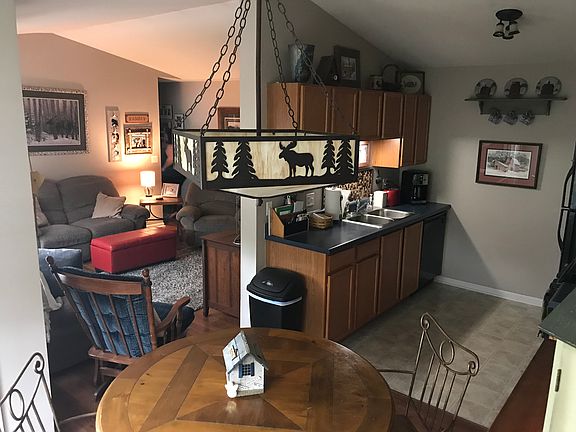 4th image of 986 N Village Dr Unit 4
