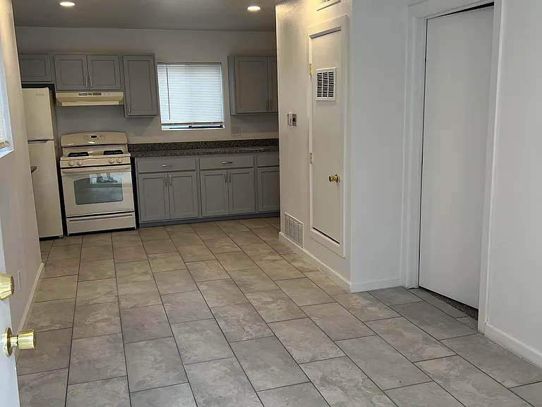 1111 Radford St #B — Photo 2