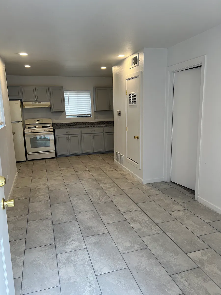 Building Photo - 1111 Radford St #B