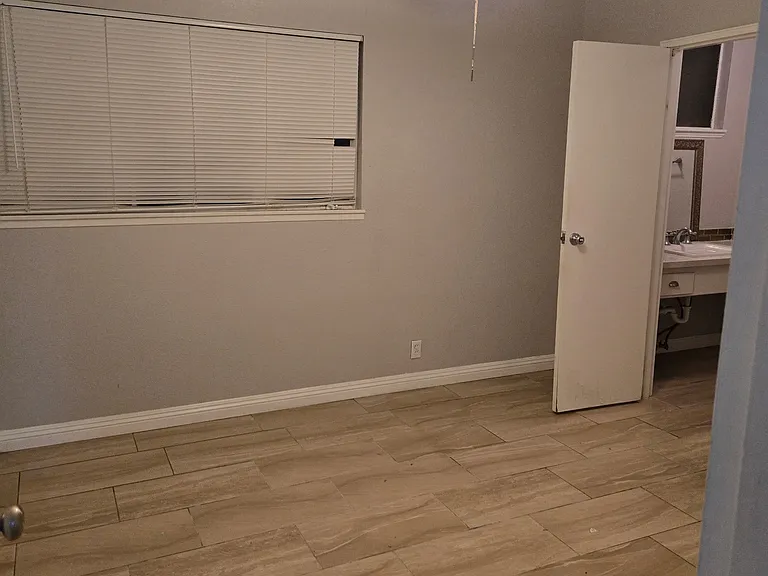 1108 W Avenue J8 — Photo 6