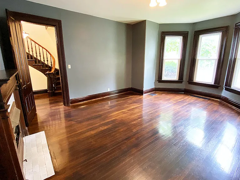 169 E State St — Photo 8