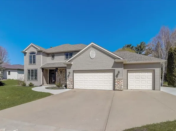 271 Pinnacle DRIVE, Lake Mills, WI 53551