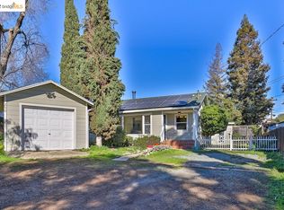 250 Myers Ln, Martinez, CA 94553