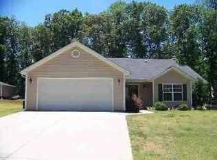 786 Cardinal Dr, Easley, SC 29642