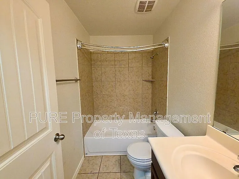 19320 Nicole Ln — Photo 19
