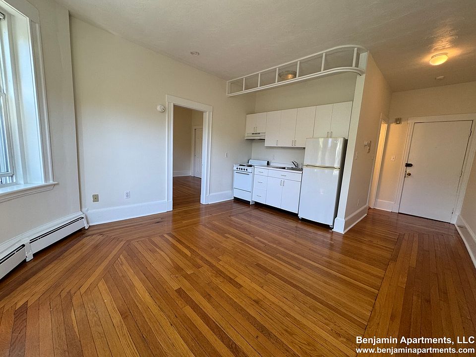 1st image of 19 Fairbanks St #13