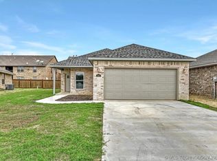 220 Cottonwood St, Calera, OK 74730