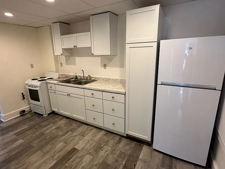 49 Park Ave — Photo 1