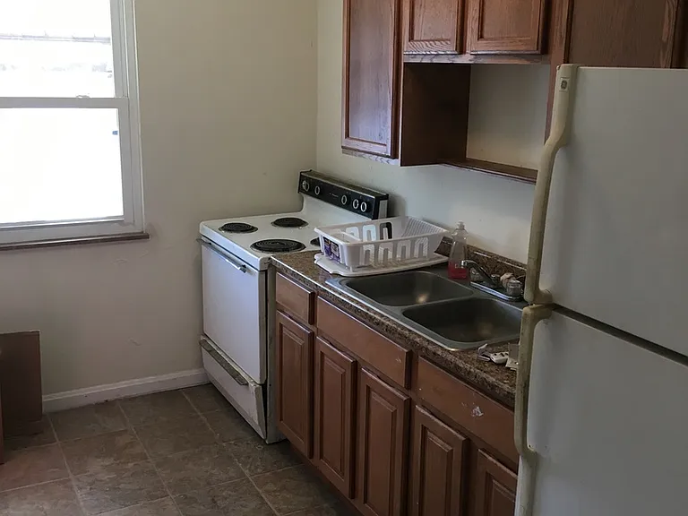 543 Camden Rd — Photo 1