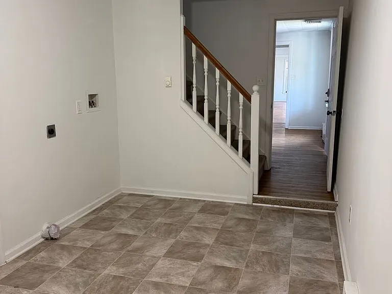 129 S Front St — Photo 18