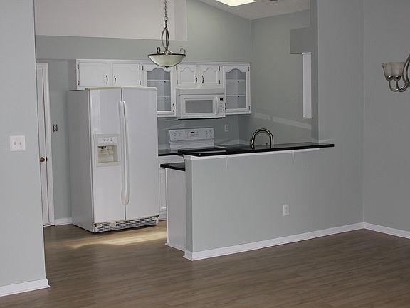 4th image of 122 Seekright Dr