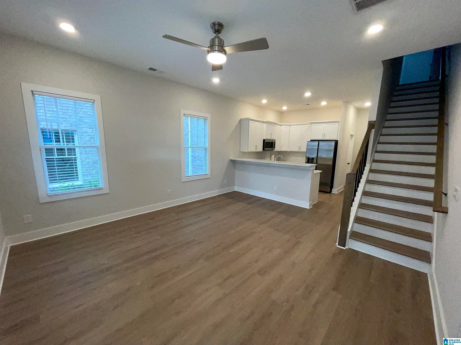 3 bed, 3.0 bath, $2,650 — Photo 3