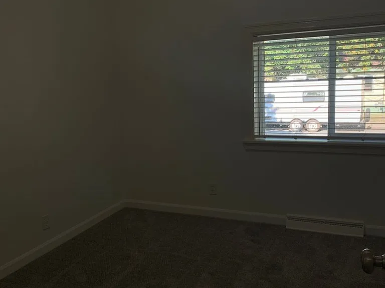 420 W Mullan Ave — Photo 3