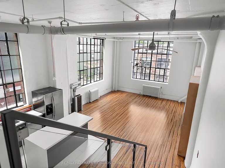 245 Carlaw Ave #202B — Photo 19