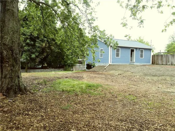 59 Merino Ave, Johnston, RI 02919