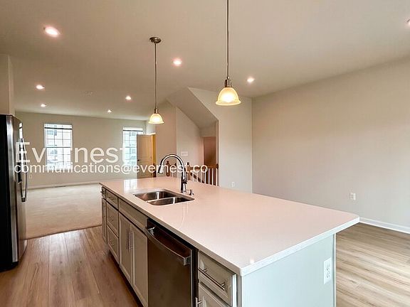 3rd image of 8808 Stevenson Ln