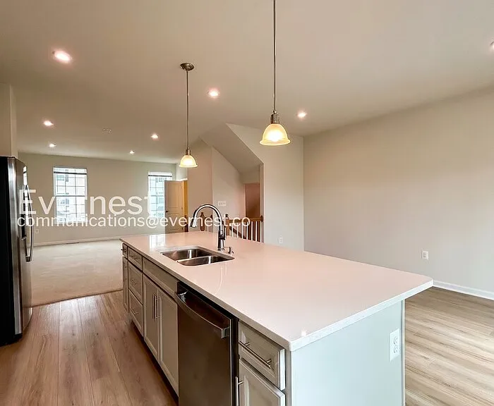 8808 Stevenson Ln — Photo 3