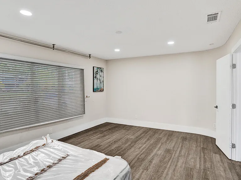 343 Layne Blvd — Photo 10