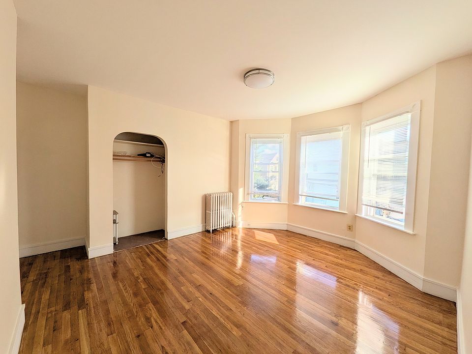 1st image of 110 Murdock St #2