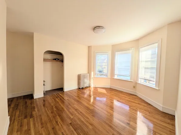 110 Murdock St, Brighton, MA