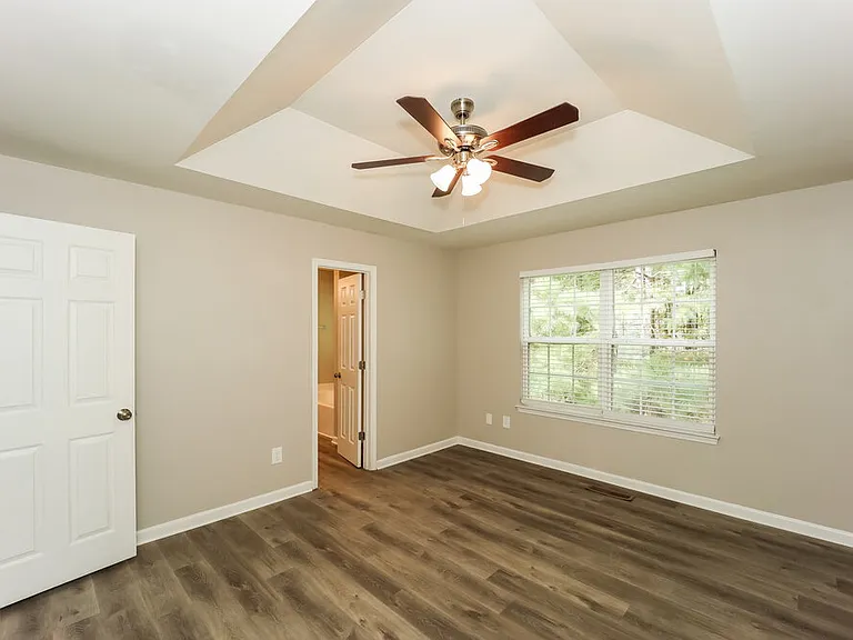 575 Sycamore Dr — Photo 9