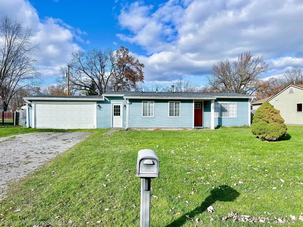 1185 Beta Rd, Walled Lake, MI 48390