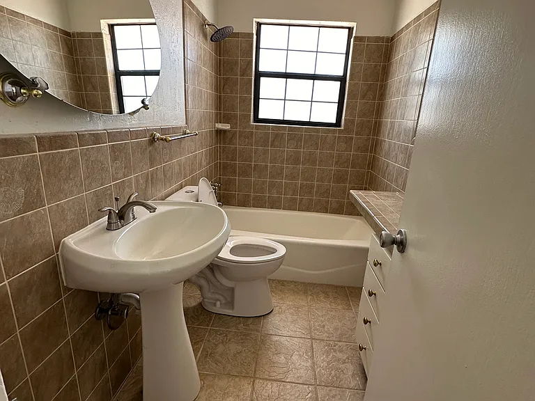 3444 Dundee St — Photo 8