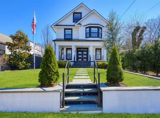 131 Kellogg St, Oyster Bay, NY 11771