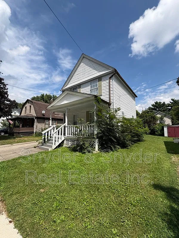 3 bed, 1.0 bath, 1120 sqft, $1,095 — Photo 2